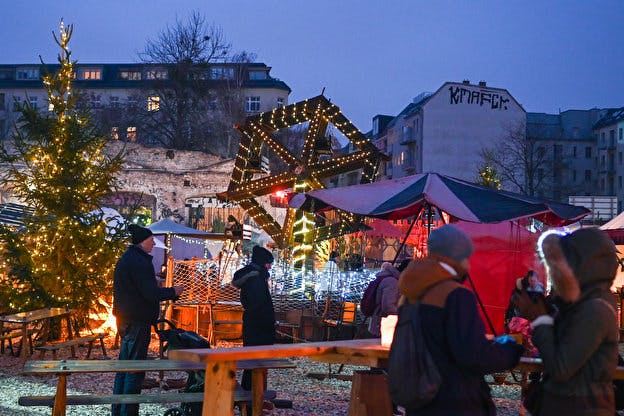 Historischer Weihnachtsmarkt auf dem RAW-Gelände